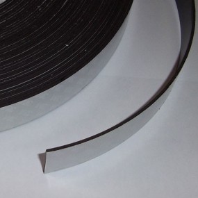Lámina magnética adhesiva 25 mm x 1,6 mm x 10 cm
